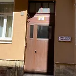 Apartment Cozy In Downtown - Tsar Samuil Street *